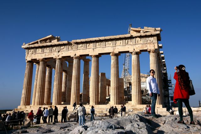 Forbes: Η Ελλάδα στην κορυφή των κρατήσεων των Αμερικανών το Μάιο
