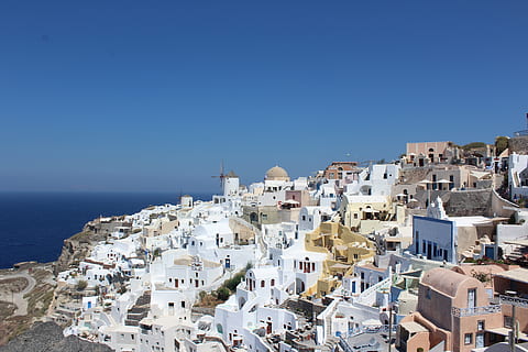 Telegraph lauds Greek hotels