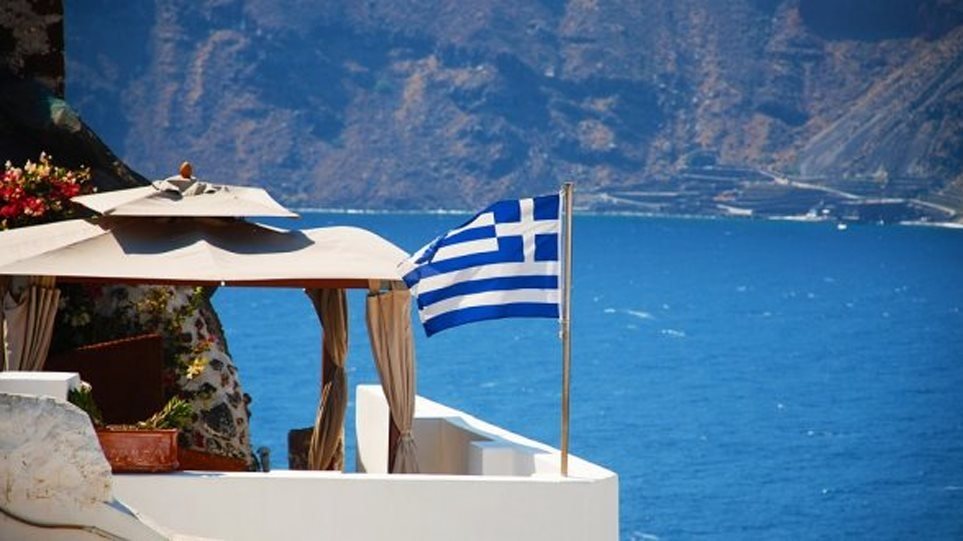 Bank of Greece: Tourist arrivals leap in June