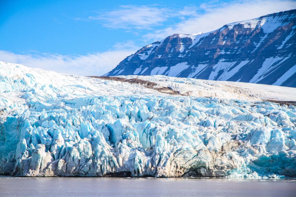 Κλιματική αλλαγή: Ο πλανήτης θα χάσει το 10% των παγετώνων μέχρι το 2050