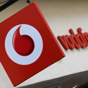 Vodafone: Αιφνιδιαστική αποχώρηση του CFO