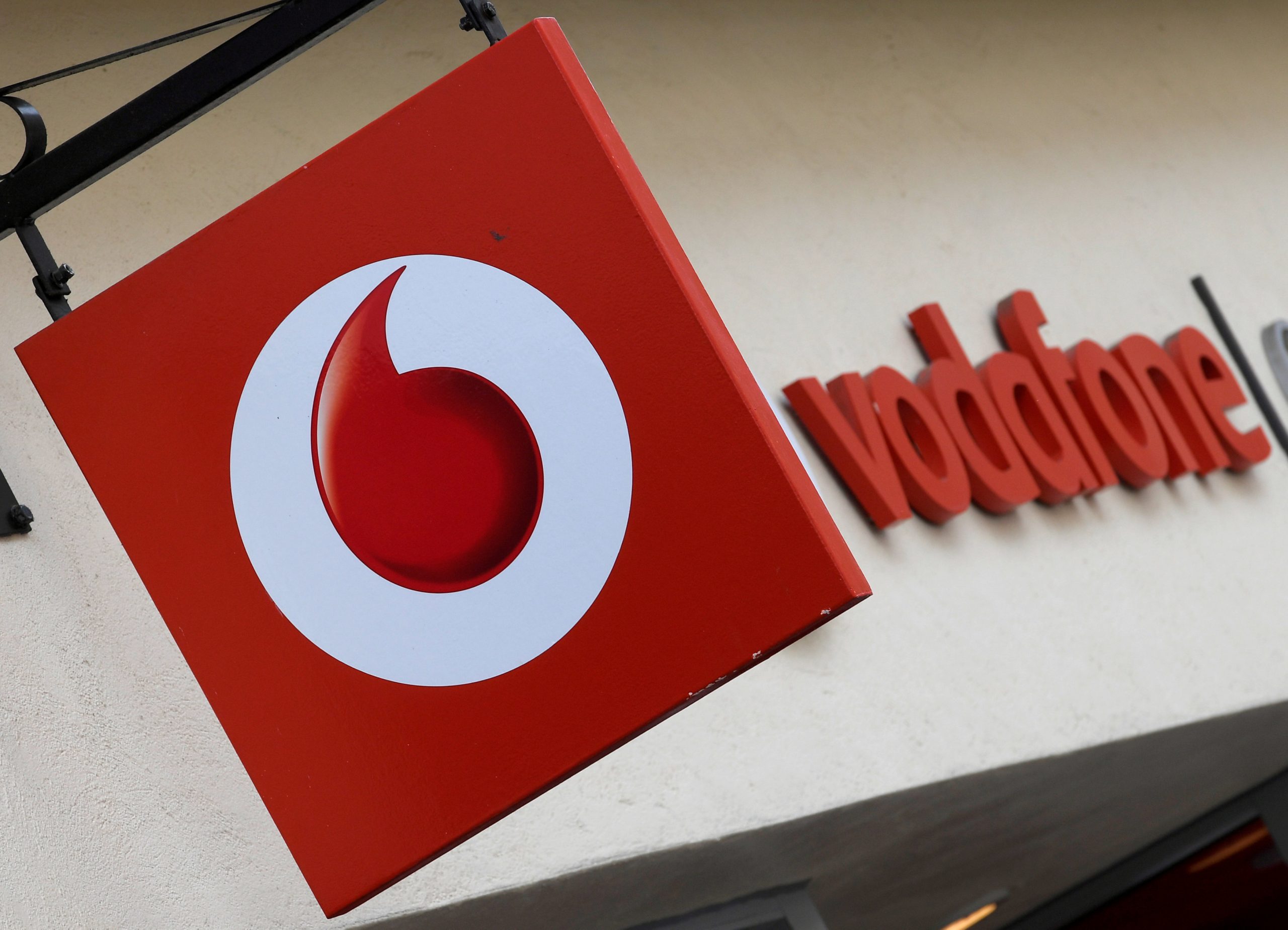 Vodafone: Record of broadband customers