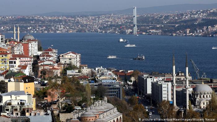 Τουρκία: Δεν αποφασίσαμε να κλείσουμε τα Στενά