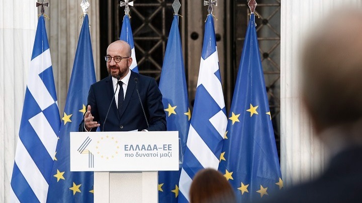 Σαρλ Μισέλ: Το μήνυμα στα ελληνικά και το σκίτσο του Σωκράτη