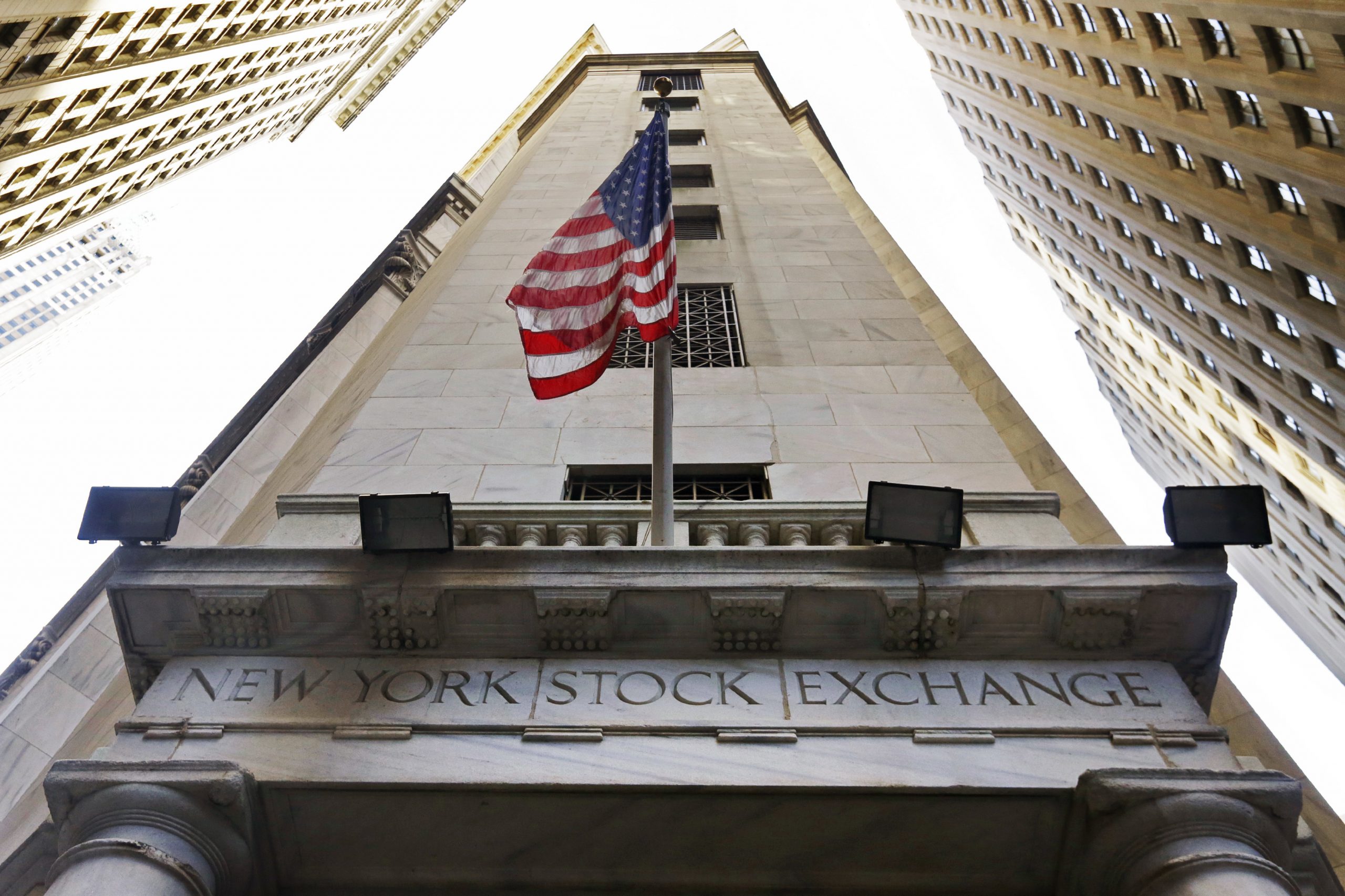 Σταθεροποιητικές τάσεις στη Wall Street