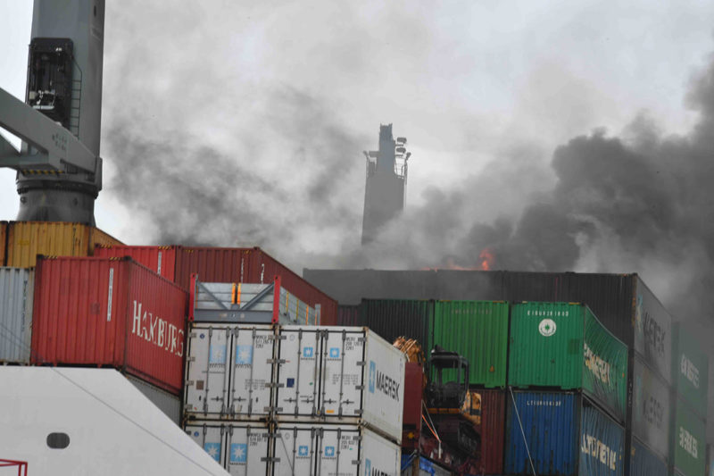 Σρι Λάνκα: Στις φλόγες πλοίο φορτωμένο με 25 τόνους τοξικού υλικού [Video]