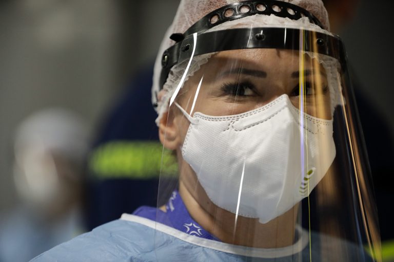 Κορωνοϊός – Πόσα αντισώματα αποκτούμε μετά από εμβολιασμό ή νόσηση;