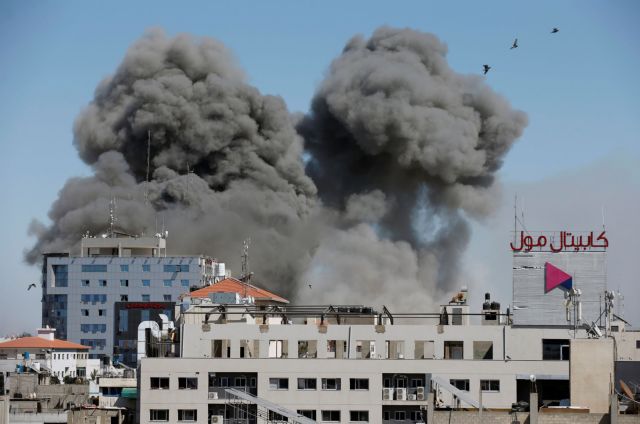 Μέση Ανατολή: Ολονύχτιοι βομβαρισμοί στη Γάζα
