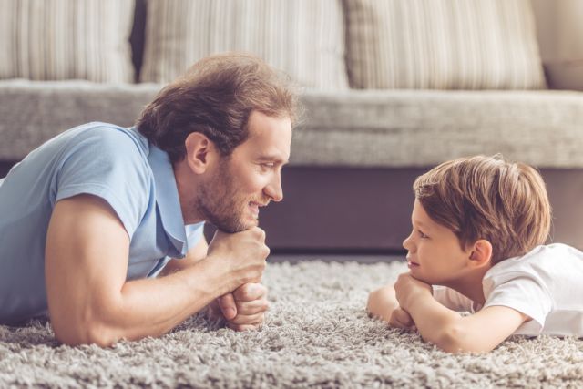 Εργασιακό νομοσχέδιο: Οι άδειες σχετικές με την προστασία της οικογένειας [πίνακες]