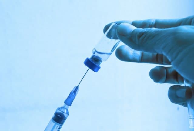 Βέλγιο: Ένας στους δύο ενήλικες έχει κάνει την πρώτη δόση του εμβολίου