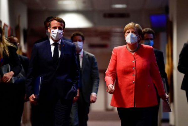 Μακρόν-Μέρκελ: Αυστηρότερη προσέγγιση για τα ταξίδια από χώρες εκτός ΕΕ