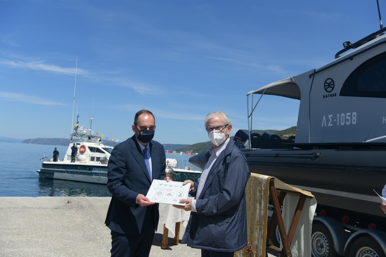 Ένωση Ελλήνων Εφοπλιστών: Δώρισε περιπολικό σκάφος στο λιμεναρχείο Αγίου Όρους