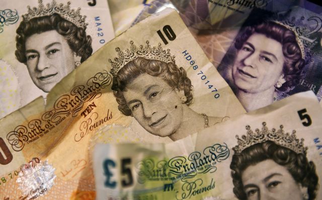 Βρετανία – Το σήμα Τζόνσον για φοροαυξήσεις διεύρυνε τις απώλειες της στερλίνας
