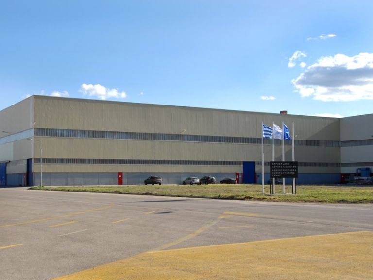 Minister: Unionists’ strike at Hellenic Aerospace Industry threatening hundreds of millions of euros in contacts; opposition to hiring of 15 temp technicians