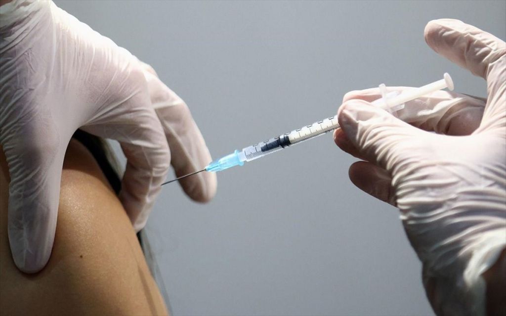 Εμβόλιο: Ανάρπαστα τα ραντεβού στους 25-29