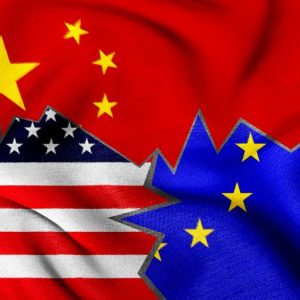 Παγκόσμια οικονομία: Ανατροπή στο εμπόριο – Πώς αλλάζουν οι συσχετισμοί ΗΠΑ – Κίνας – Ευρώπης