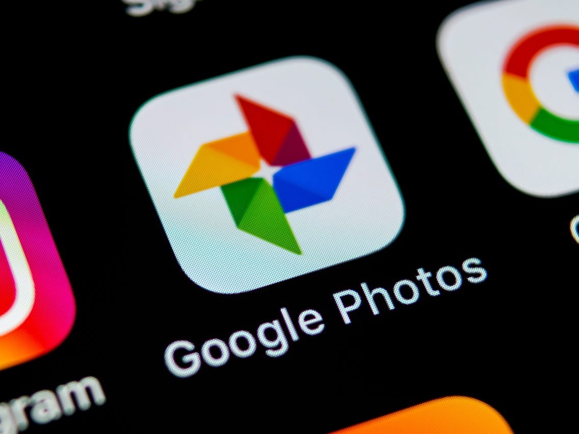 Google: Νέα τεχνολογία βελτιώνει τις παλαιότερες φωτογραφίες