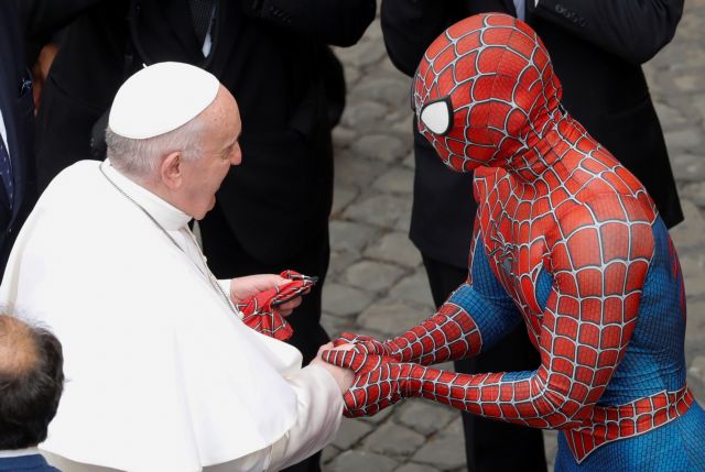 Ο Spider-man πήρε την ευλογία του Πάπα