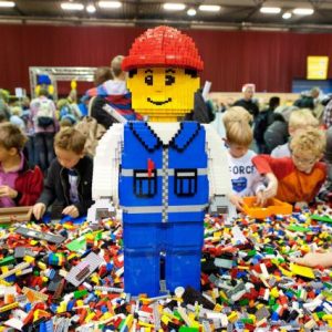 Lego: Ρεκόρ πωλήσεων με άλμα 12% χάρη σε στρατηγικές συνεργασίες