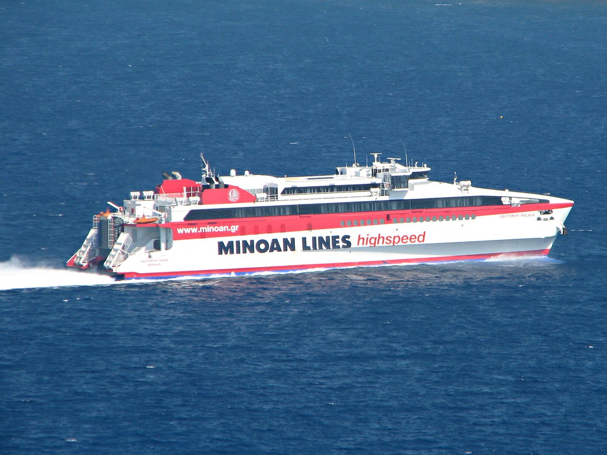 Minoan Lines: Μακροχρόνια μίσθωση του καταμαράν Santorini Palace