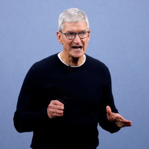 Πίτερ Ναβάρο (σύμβουλος Τραμπ): «Αδιανόητο» η Apple να μην μπορεί να παράγει iPhone εκτός Κίνας