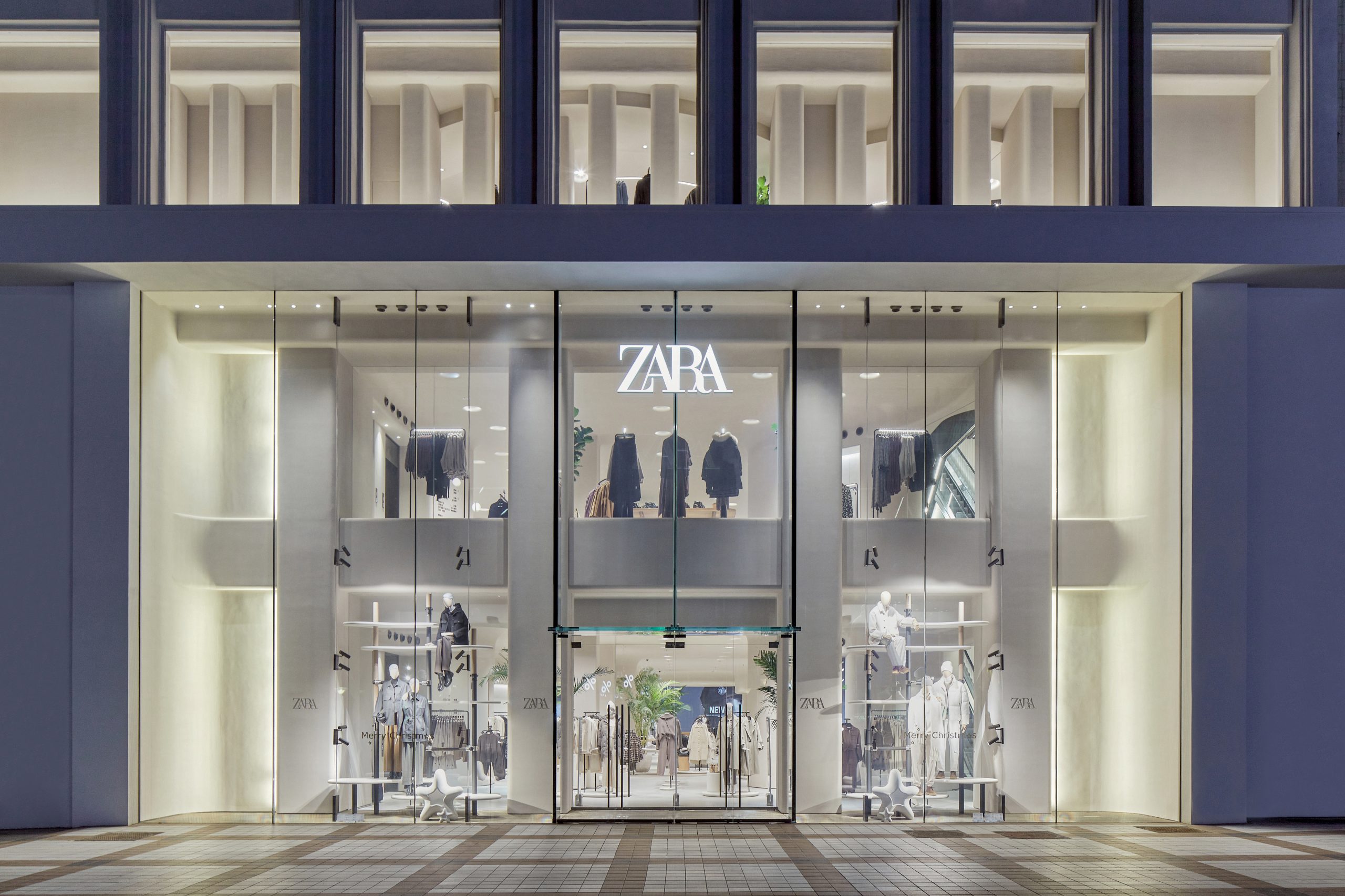 Zara: Ξεκινά να χρεώνει τις ηλεκτρονικές επιστροφές στην Ισπανία