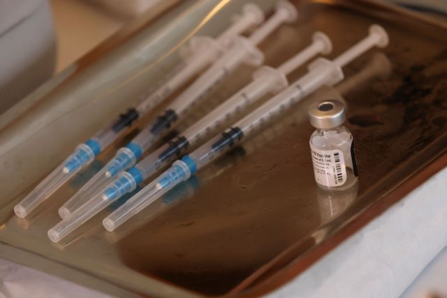 Κορωνοϊός: Η μετάλλαξη Δέλτα απειλεί το καλοκαίρι – Σκέψεις για εμβολιασμό εφήβων από 15 ως 18 ετών