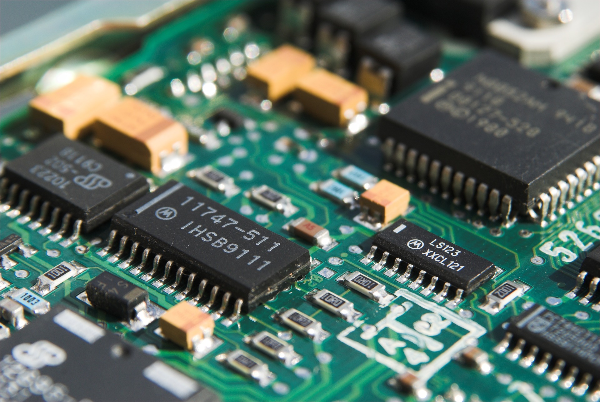 Infineon – «Πολύ μακριά» από το να καλύψει τη ζήτηση σε μικροτσίπ