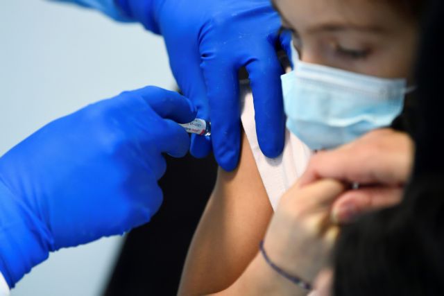 Ιταλία: Σταματά τους εμβολιασμούς νέων με AstraZeneca