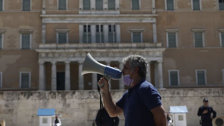 Εργασιακό νομοσχέδιο: Διασπασμένο το αντιπολιτευτικό μέτωπο εντός και εκτός Βουλής