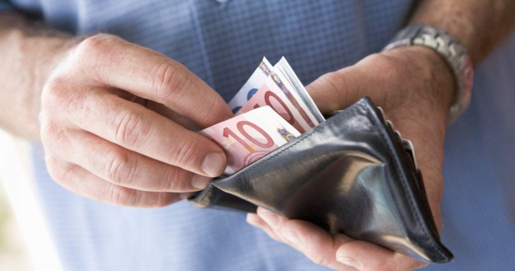 ΕΛΣΤΑΤ: Στα 6.079 ευρώ το χαμηλότερο εισόδημα πέρυσι