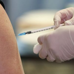 ΕΕ: Ξαφνικός έλεγχος στη Sanofi για θέματα ανταγωνισμού στον τομέα των εμβολίων