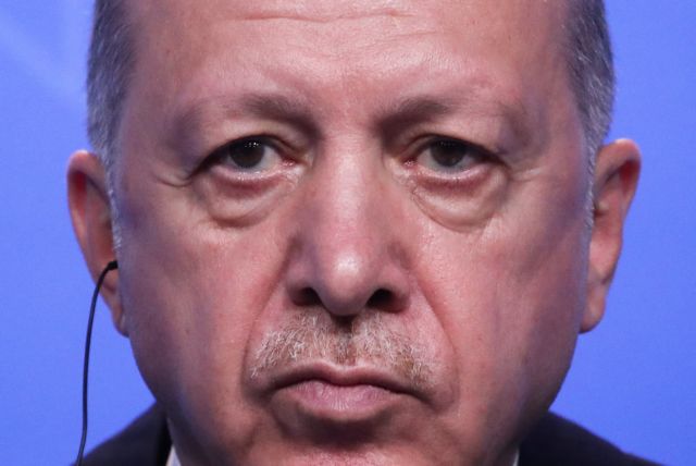 Υποχωρεί η τουρκική λίρα μετά το αδιέξοδο στη συνάντηση Μπάιντεν-Ερντογάν
