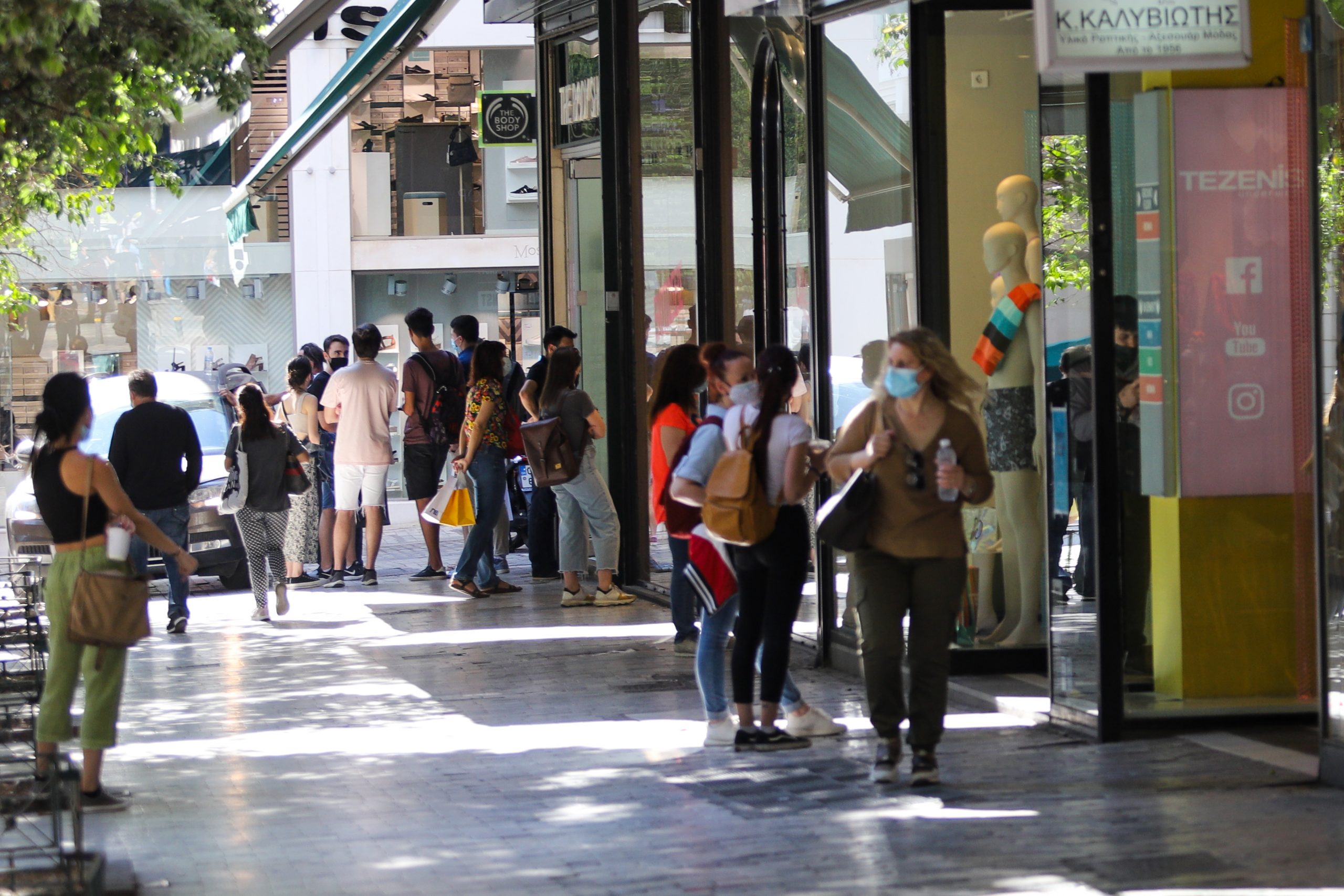 Εμπορικά καταστήματα: Προαιρετικά ανοιχτά σήμερα Κυριακή