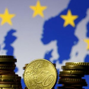 Eurostat: Γλίτωσε στην κόψη την ύφεση η Ευρωζώνη – Οριακή άνοδος του ΑΕΠ