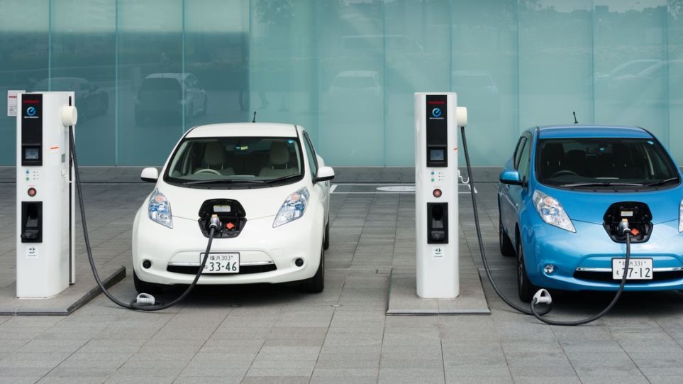Ηλεκτρικά αυτοκίνητα: Πατάνε «γκάζι» οι πωλήσεις στην Ευρώπη