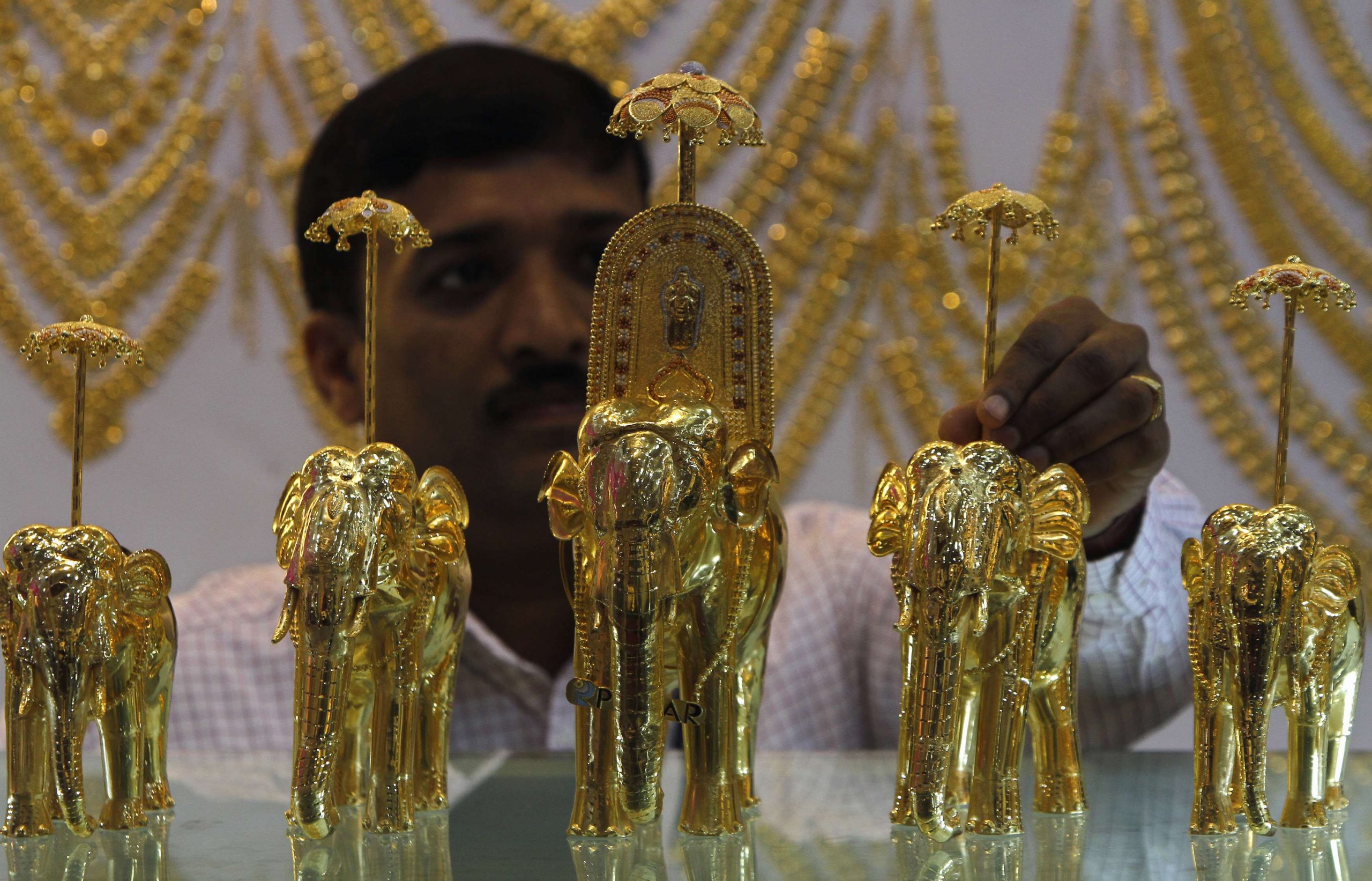 Ινδία: Οι νέοι δεν «θαμπώνονται» από χρυσά κοσμήματα, αλλά από κρυπτονομίσματα