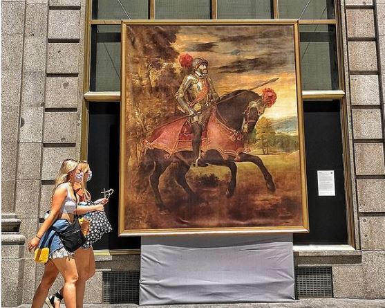 Μαδρίτη: Οι δρόμοι στολίστηκαν με αριστουργήματα των Γκόγια, Ελ Γκρέκο και άλλων ζωγράφων [Photo/Video]