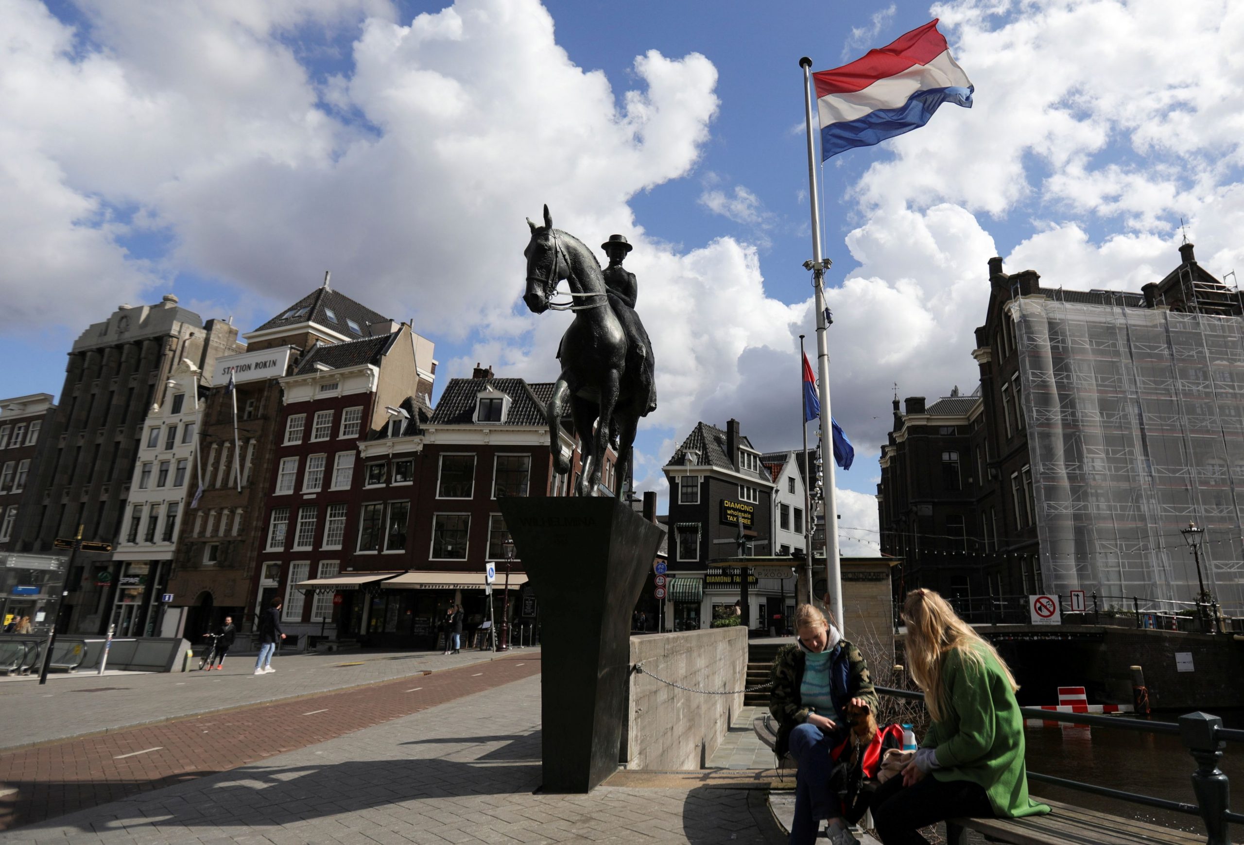 Ολλανδία: Η οικονομία ανακάμπτει γρηγορότερα από το αναμενόμενο