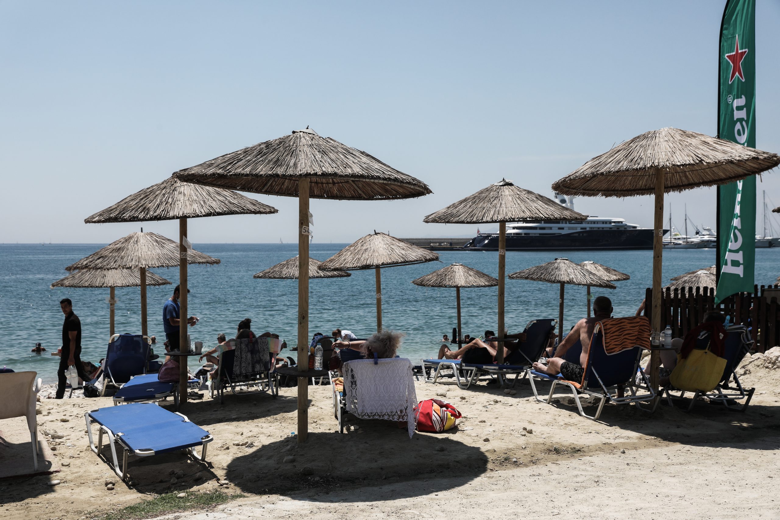 Βρετανία: Ζήτηση-ρεκόρ για διακοπές αλλά το… 2022 – Η Ελλάδα στους δημοφιλείς προορισμούς