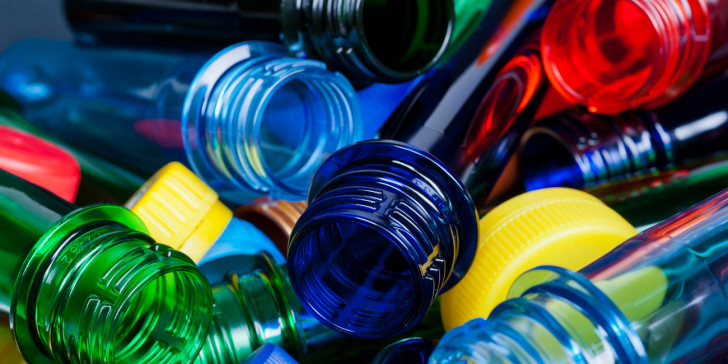 EE – Νέο βήμα προς τον στόχο της ανακύκλωσης 10 εκατ. τόνων πλαστικών