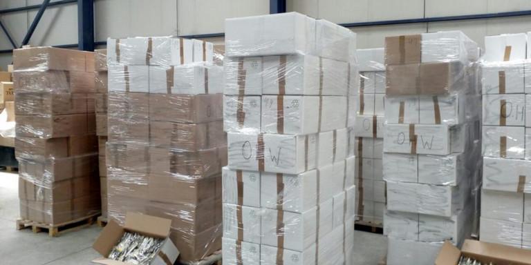 Massive haul of bootleg cigarettes at port of Piraeus