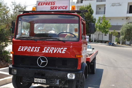 Πέθανε ο ιδρυτής της Express Service Γιάννης Ραπτόπουλος
