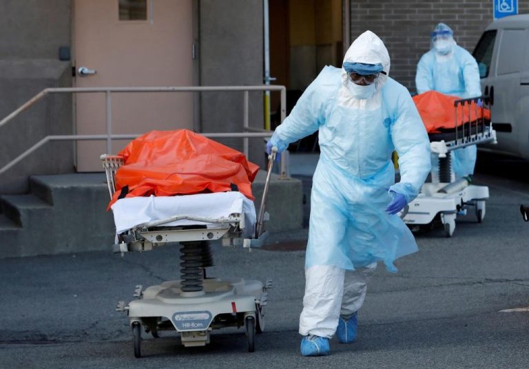 Κορωνοϊός: Έφτασαν το 1.880.000 οι θάνατοι παγκοσμίως φέτος – Περισσότεροι από το σύνολο του 2020