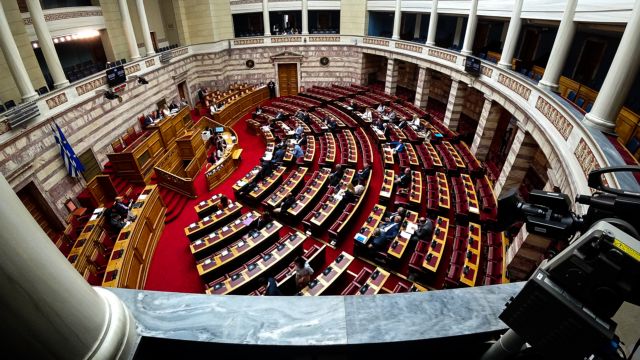 Εργασιακό: Στην Ολομέλεια της Βουλής το νομοσχέδιο
