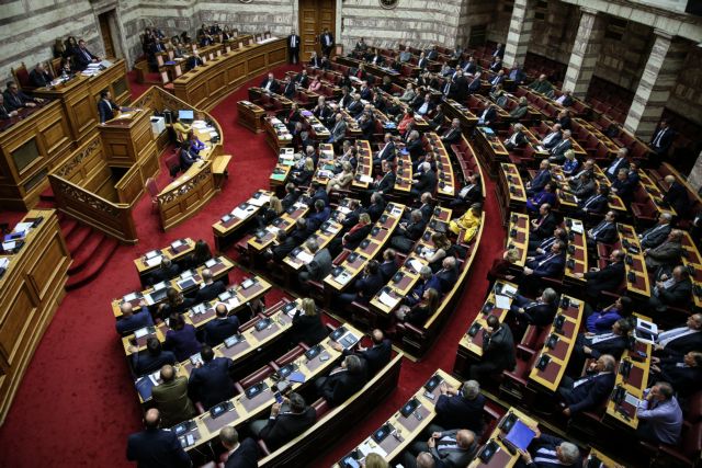 Βουλή: Συζήτηση των συμβάσεων για τους πόρους του Ταμείου Ανάκαμψης – Διαδικασία εξπρές κατήγγειλε η αντιπολίτευση