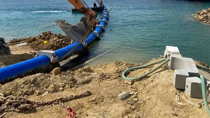 Αίγινα: Ολοκληρώθηκε η πόντιση του υποθαλάσσιου αγωγού υδροδότησης