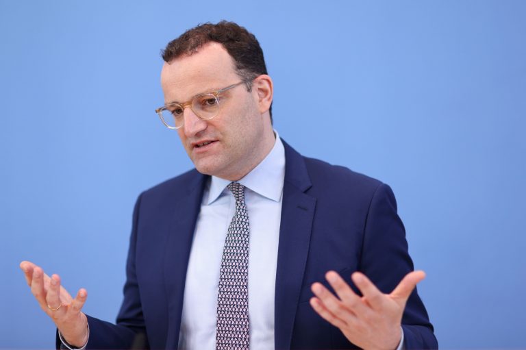 Γερμανία – Έκκληση του υπουργού Υγείας στους πολίτες να εμβολιαστούν