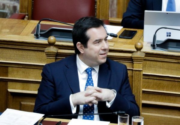 Απελάσεις: Σε διαβούλευση το νομοσχέδιο για την αυστηροποίηση της διαδικασίας