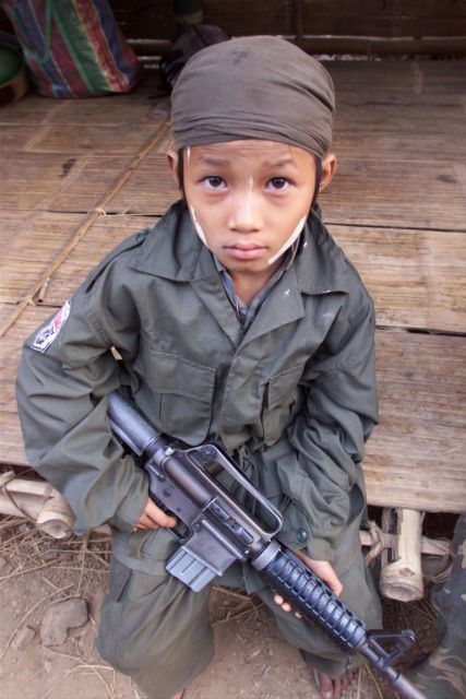 ΟΗΕ: Πάνω από 8.500 παιδιά χρησιμοποιήθηκαν ως στρατιώτες παγκοσμίως